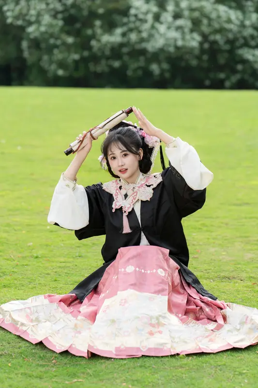 02.09 毕业 - 艺图语